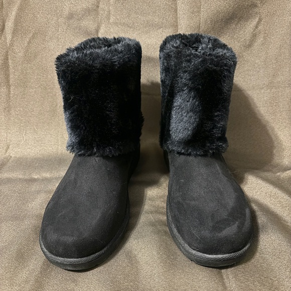 Black faux fur and suede faux laced back boots - Picture 7 of 8